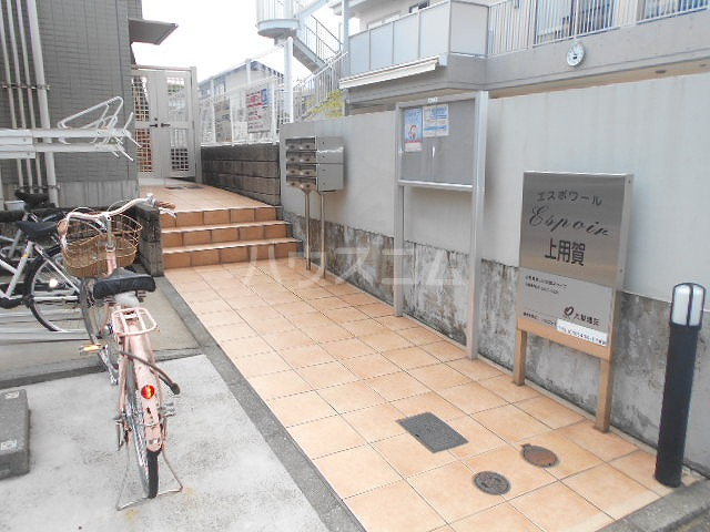 21/30 エントランス