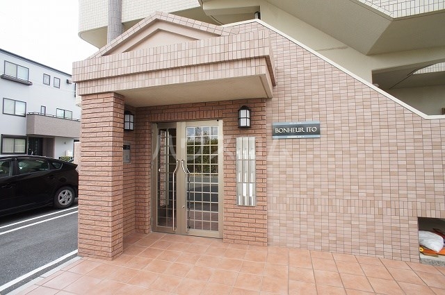 22/30 エントランス