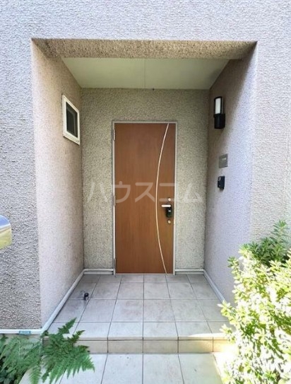 16/26 エントランス