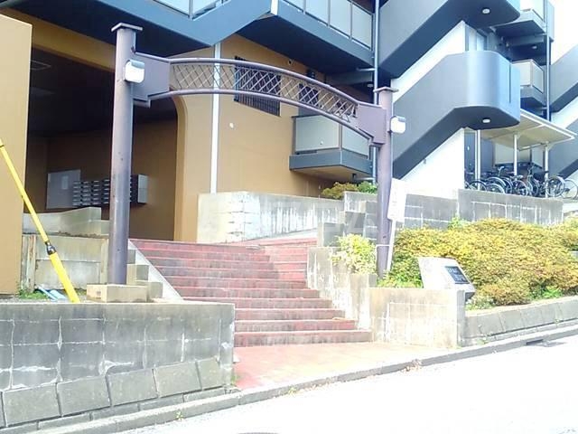 28/30 エントランス