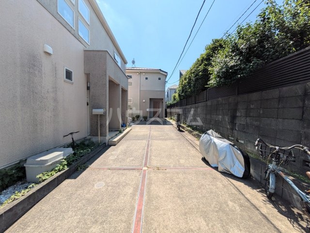 21/30 エントランス