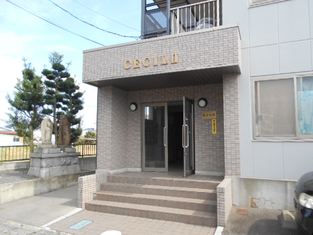 20/28 エントランス
