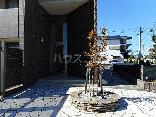 22/30 エントランス