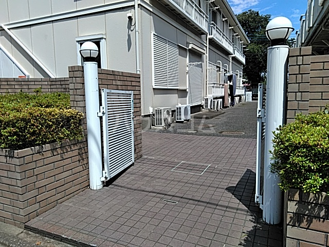 21/25 エントランス