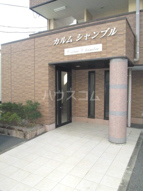 22/28 エントランス