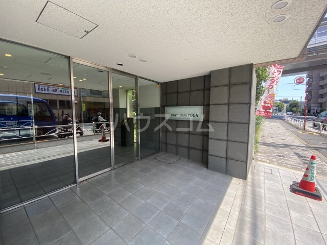 21/30 エントランス