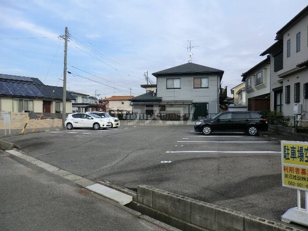 2/6 駐車場