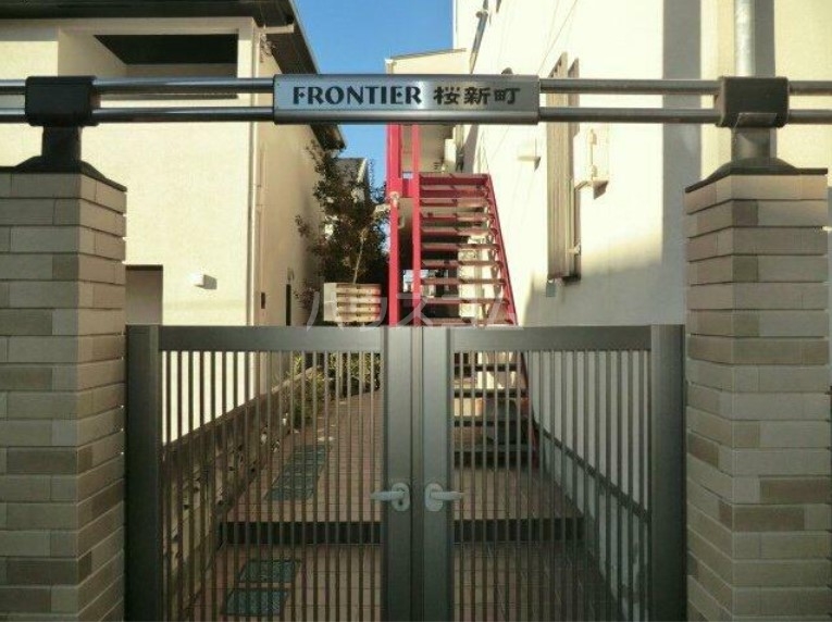 3/7 エントランス