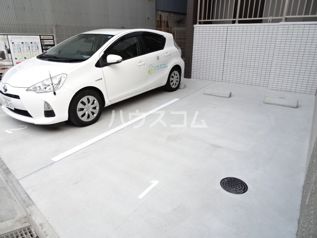 22/28 駐車場