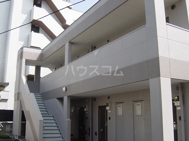 24/27 エントランス
