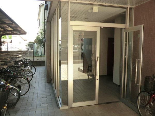 22/30 エントランス