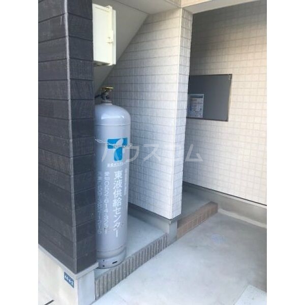 14/22 エントランス