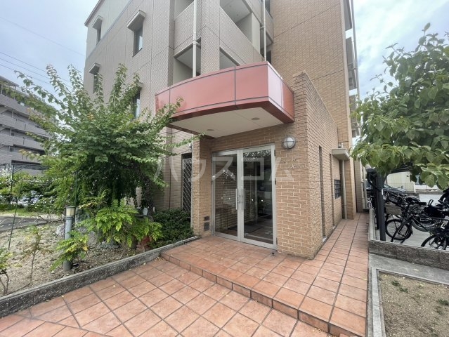 22/30 エントランス