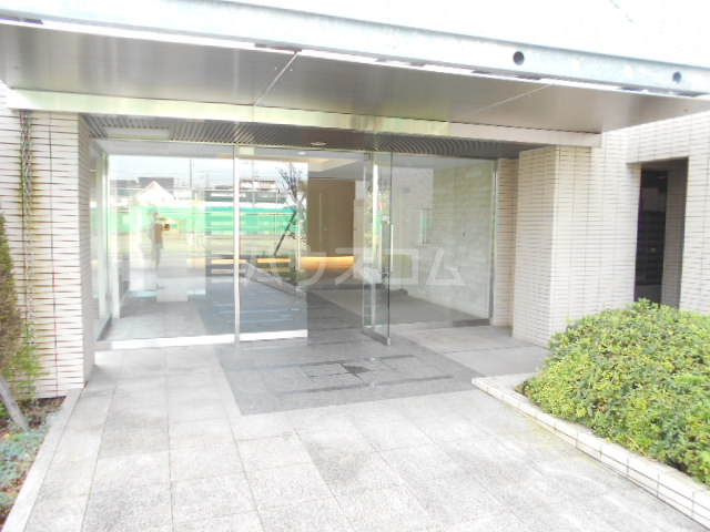 18/28 エントランス