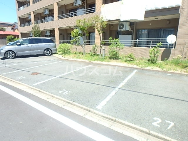 19/27 駐車場