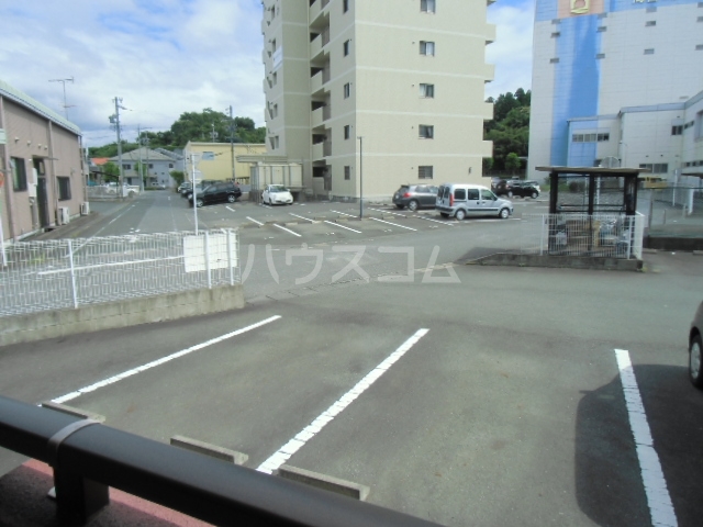 22/30 駐車場