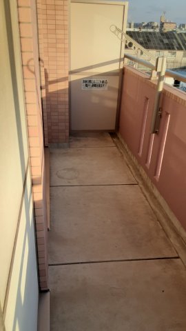 21/27 バルコニー