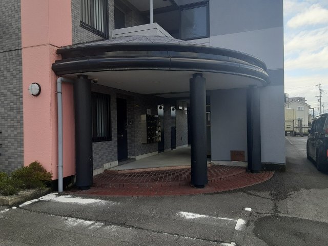 22/30 エントランス