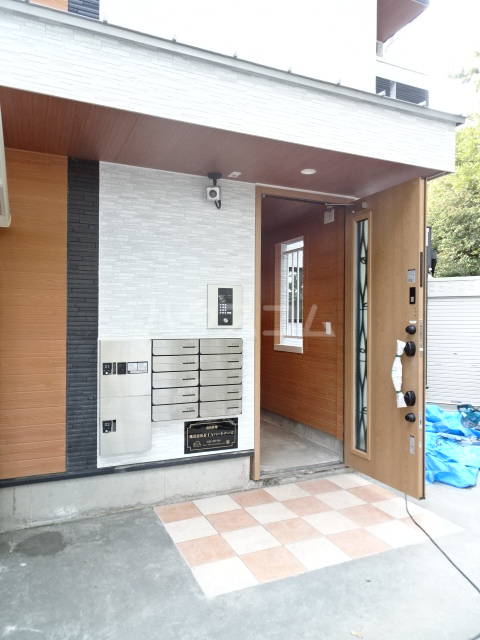 22/24 エントランス