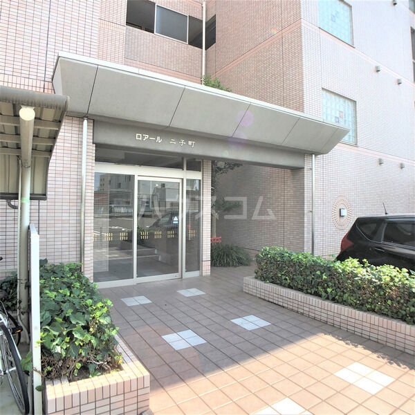 15/16 エントランス