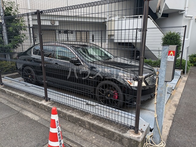28/30 駐車場