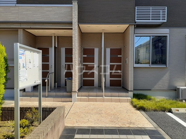 14/23 エントランス