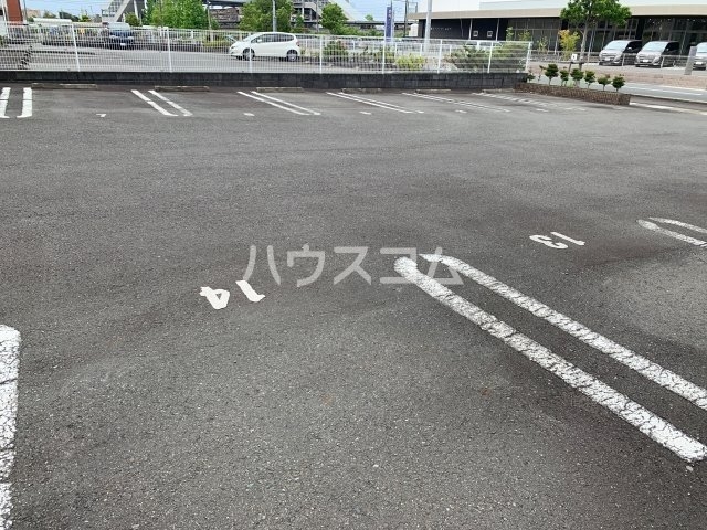 14/18 駐車場