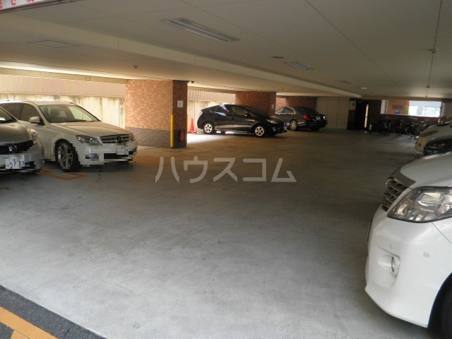 22/30 駐車場