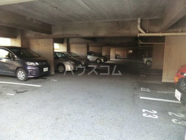 22/23 駐車場