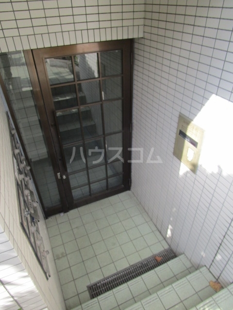 26/30 エントランス