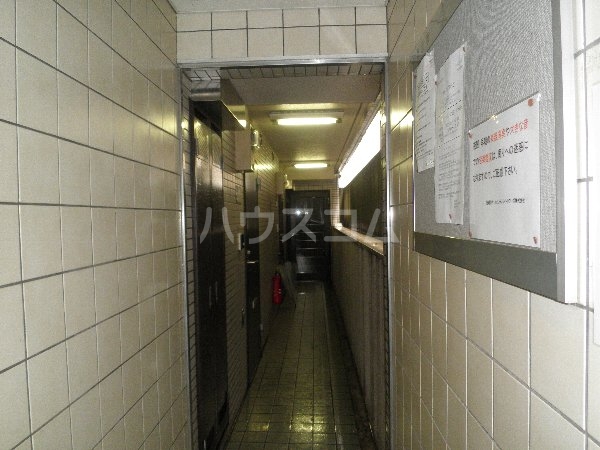 28/30 エントランス