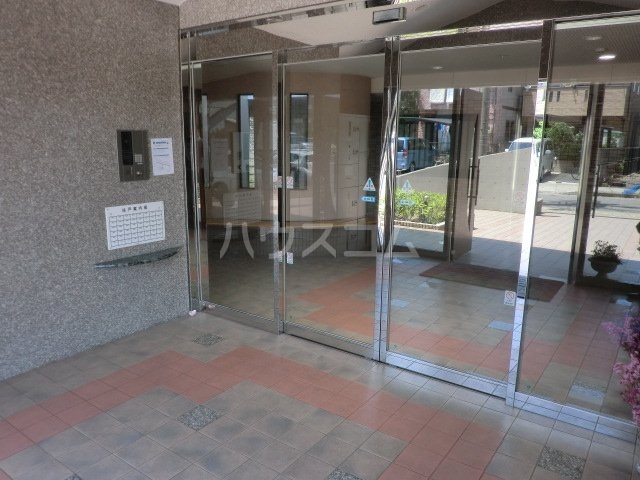 19/28 エントランス