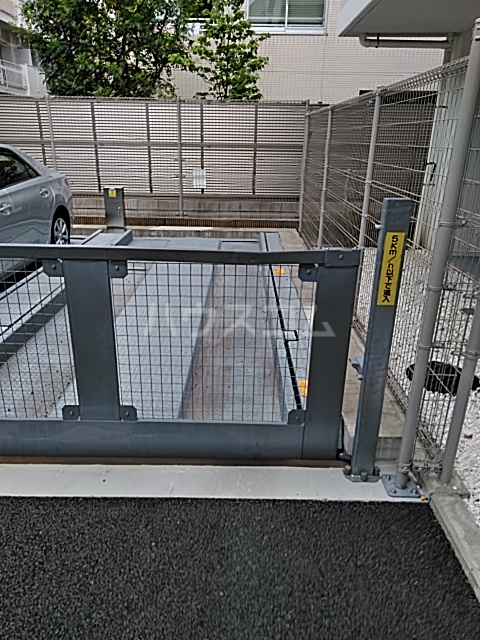 28/30 駐車場