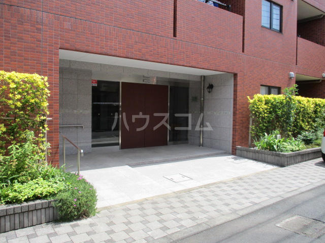 3/4 エントランス