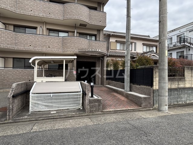 22/30 エントランス