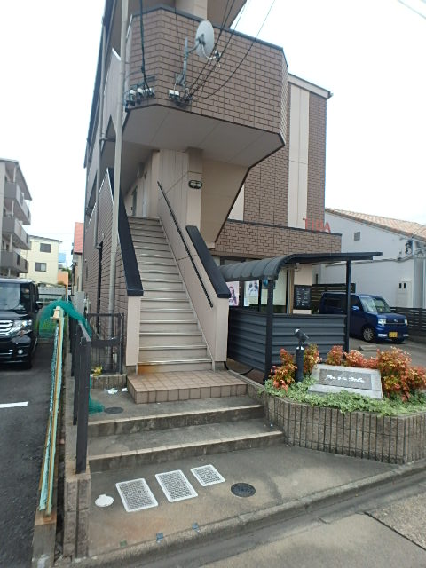 21/23 エントランス