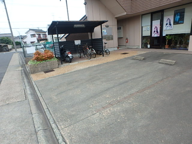 22/23 駐車場