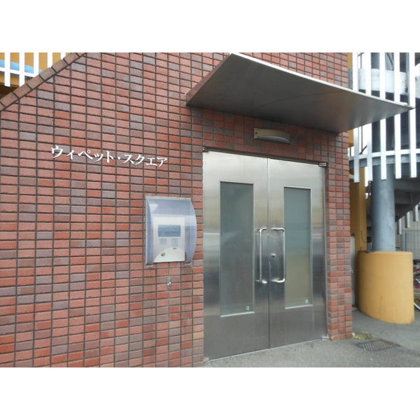 13/22 エントランス