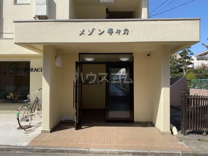 19/27 エントランス