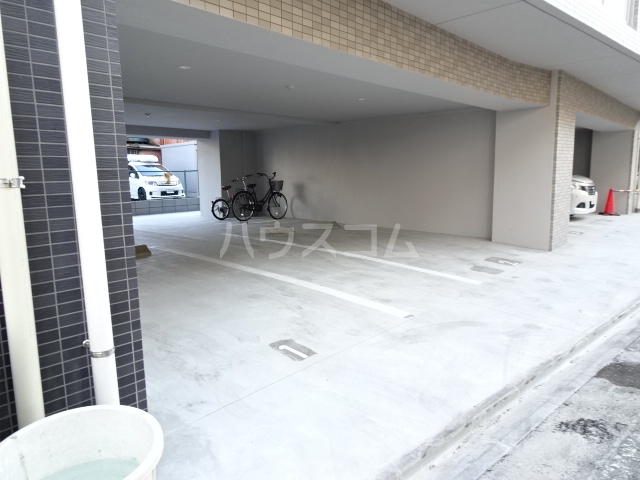 21/28 駐車場