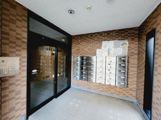 17/26 エントランス