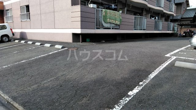 20/27 駐車場