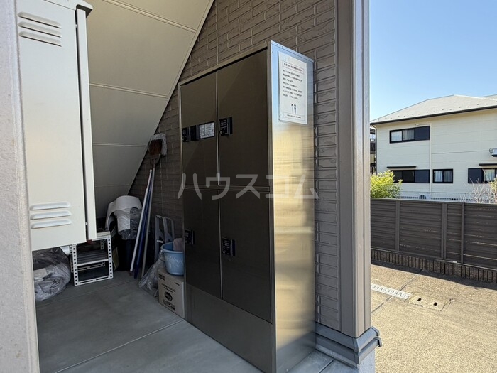 23/30 エントランス