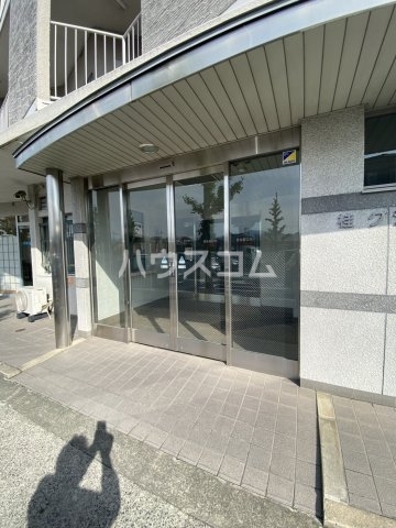 17/26 エントランス