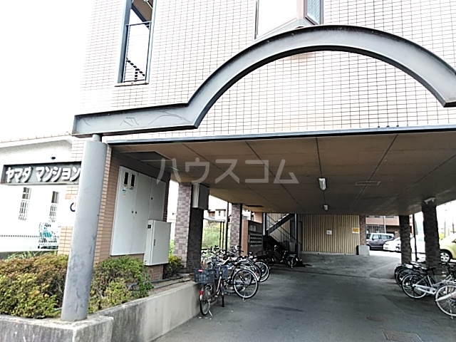 26/30 エントランス