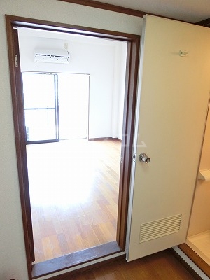 16/27 バルコニー