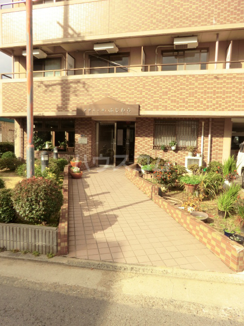 15/22 エントランス