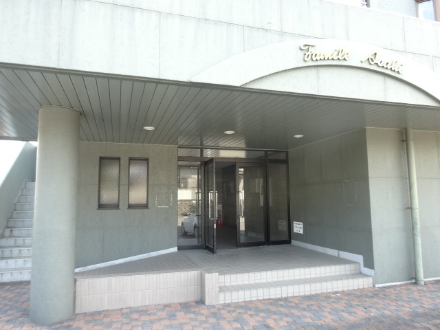 21/30 エントランス