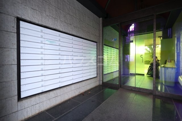 25/30 エントランス