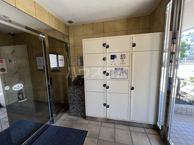 2/4 エントランス